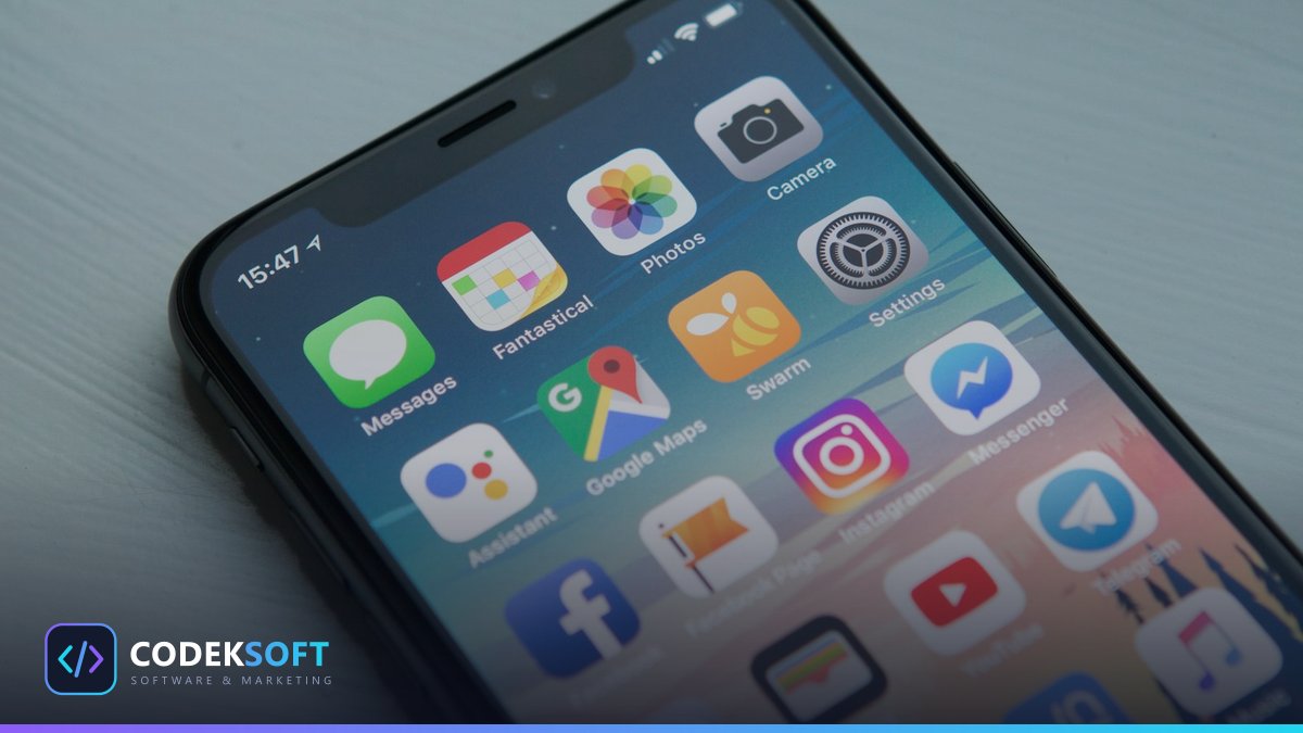 تطبيق موبايل ولا موقع ويب — بمين تبدأ مشروعك؟